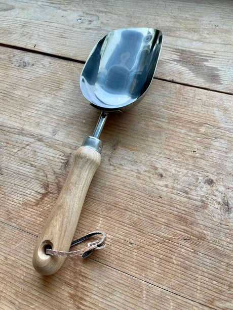 Garden Hand Scoop - Stainless and Hardwood