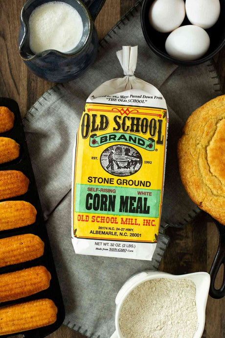 Self Rising White Corn Meal, 30oz.