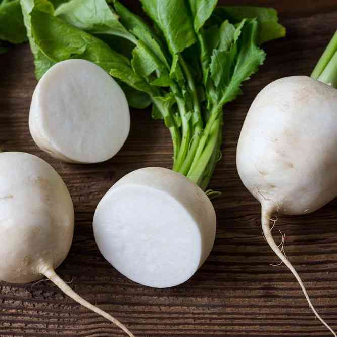 White Globe Round Turnip Seeds